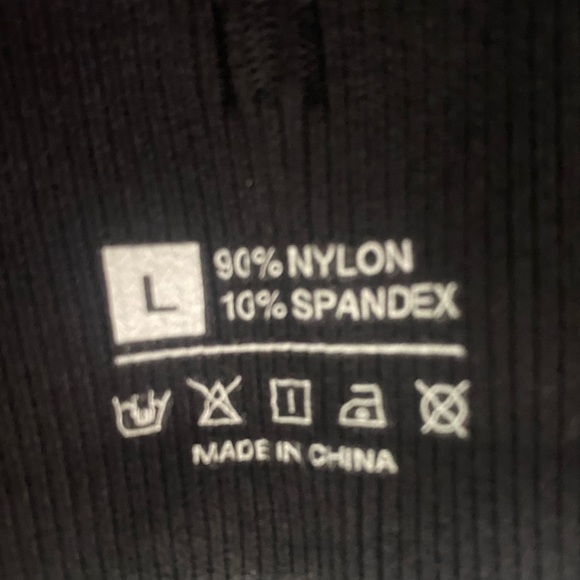 NWOT black ribbed athleisure crop top size L - Picture 3 of 3